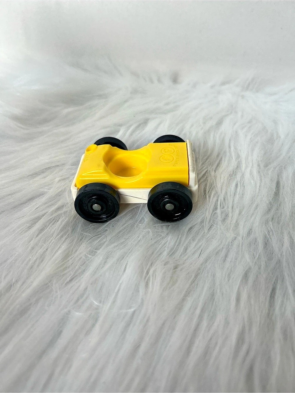 Fisher-Price Play Family Action Garage Single-Seat Car Yellow & White